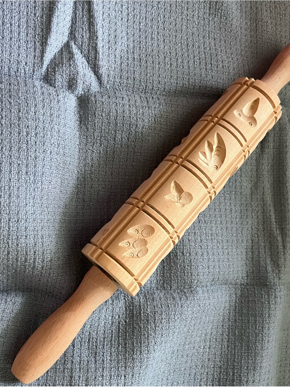 Wooden Embossed Rolling Pin for Cookie Patterns - Natural